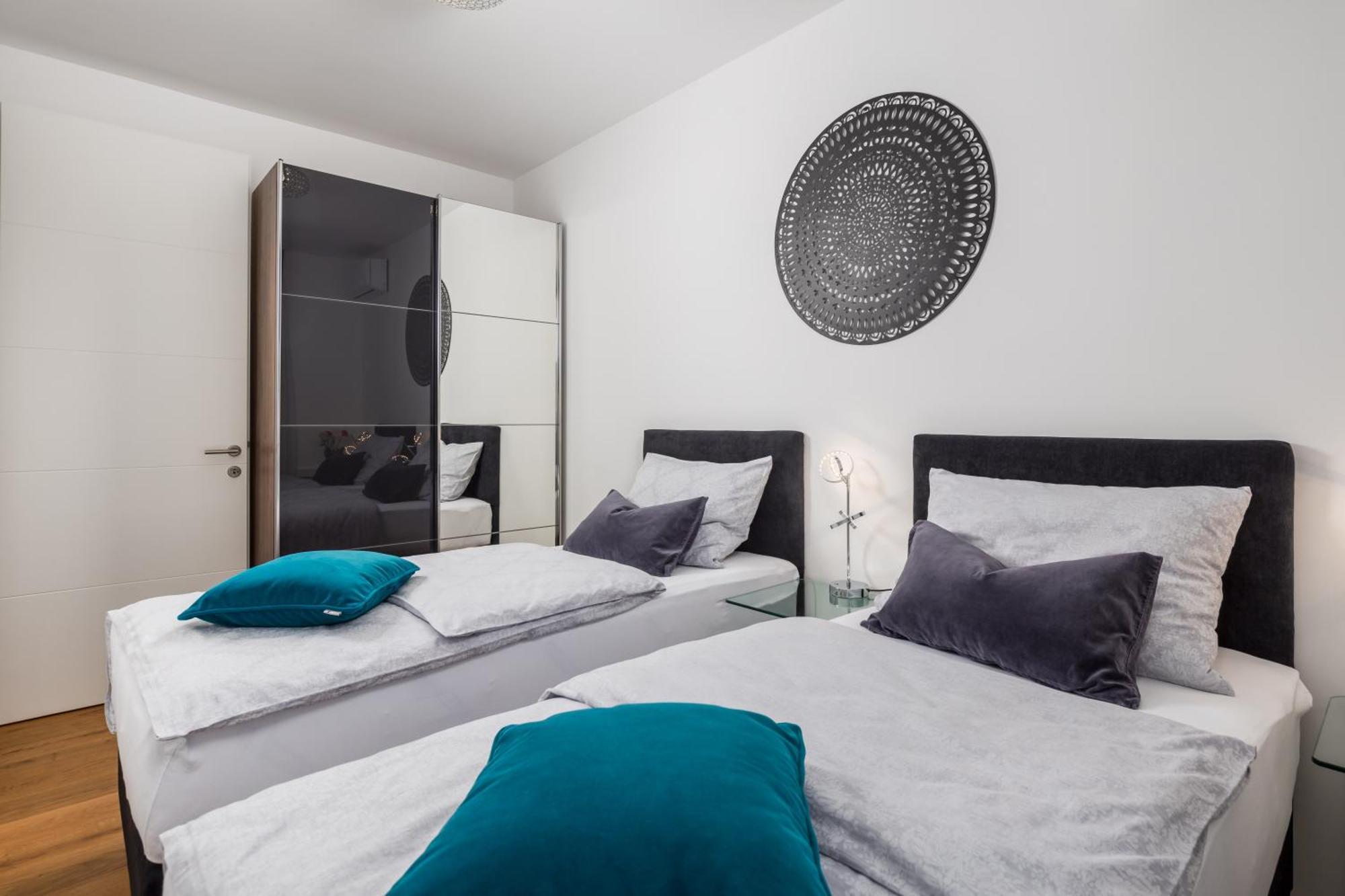Luxury Apartment Hyperion With Private Pool And Garden 무르테르 외부 사진