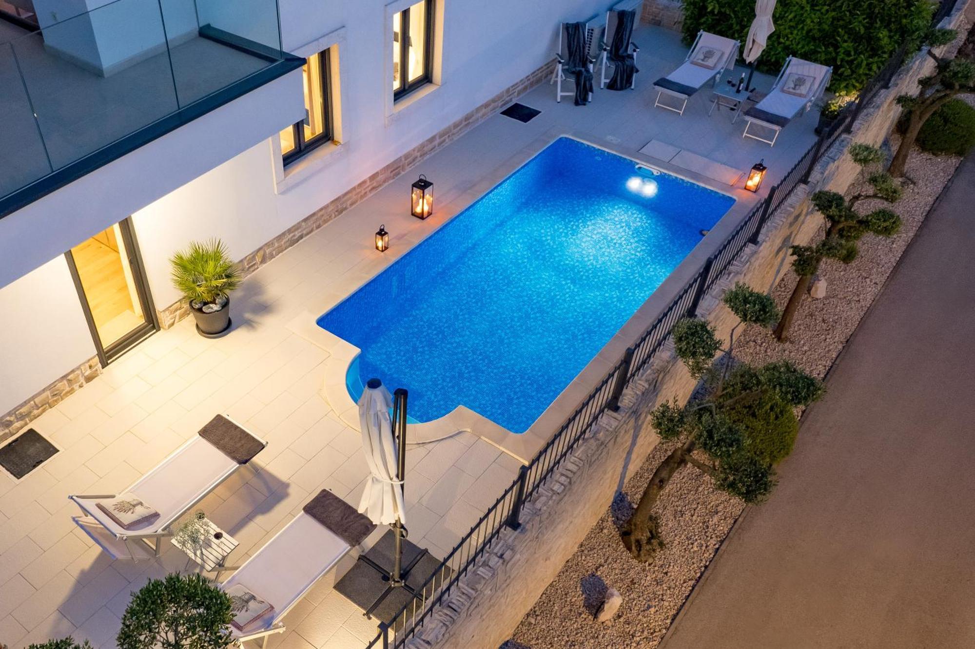 Luxury Apartment Hyperion With Private Pool And Garden 무르테르 외부 사진