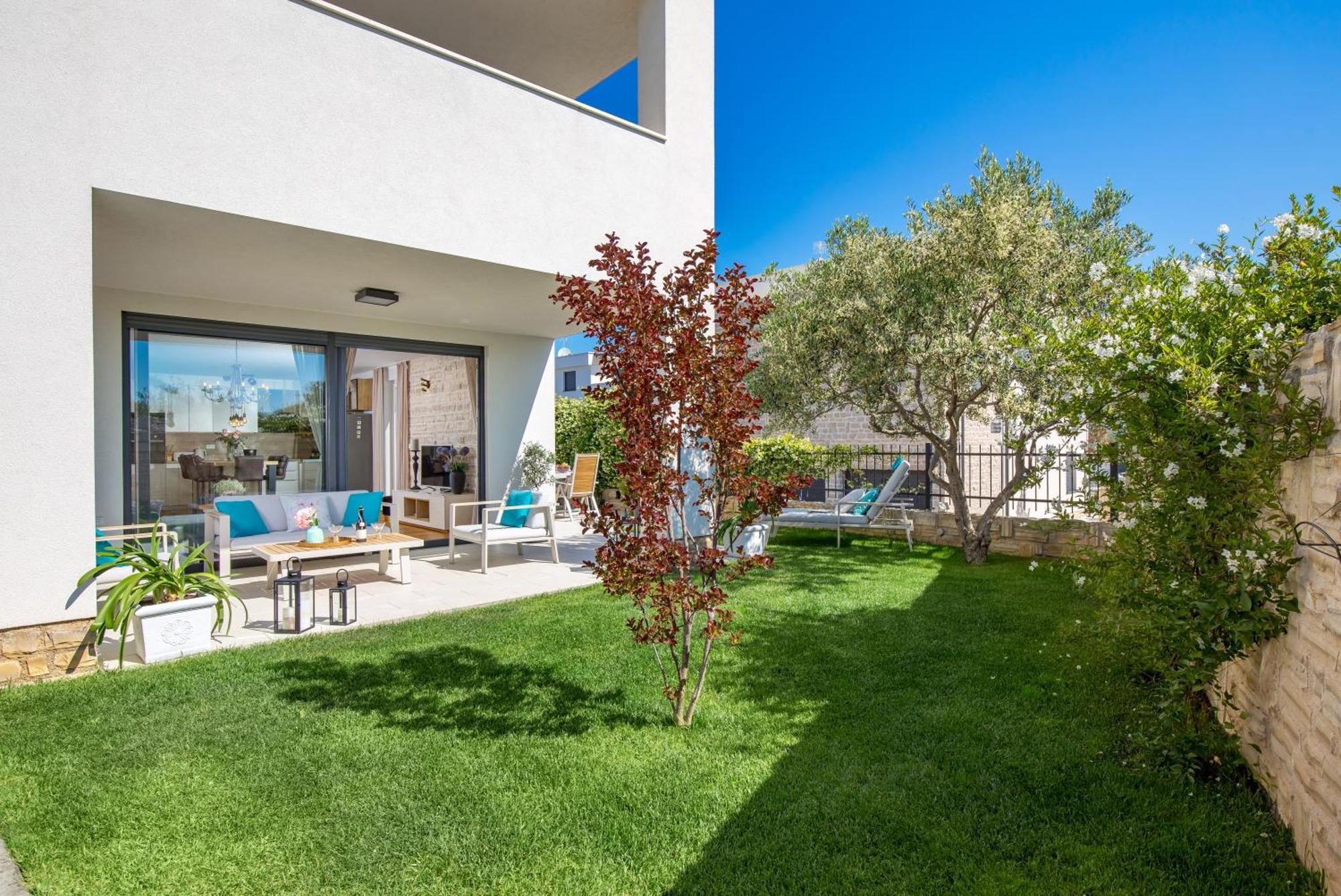 Luxury Apartment Hyperion With Private Pool And Garden 무르테르 외부 사진