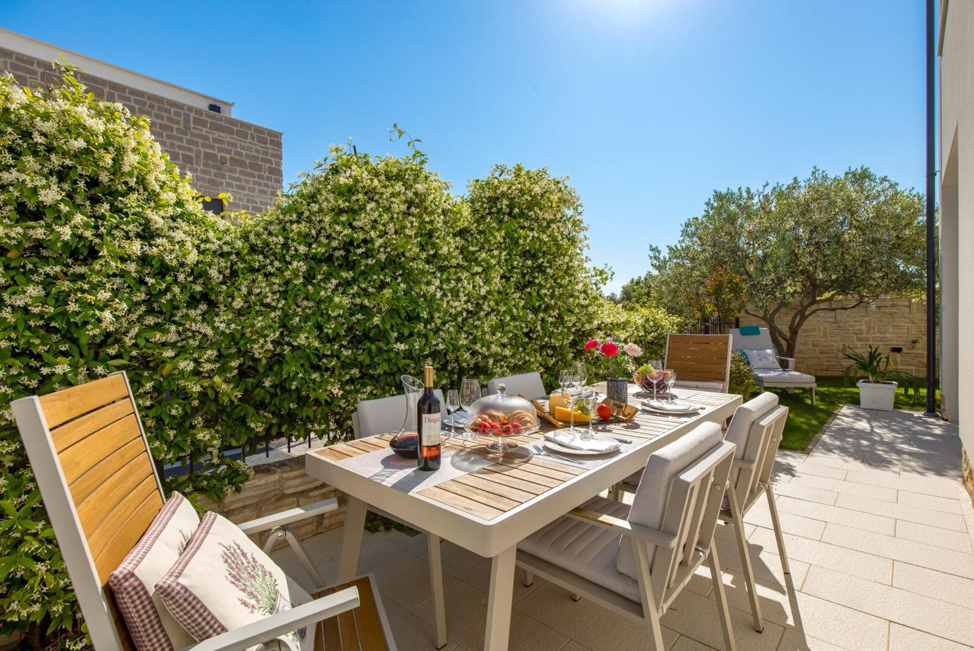 Luxury Apartment Hyperion With Private Pool And Garden 무르테르 외부 사진